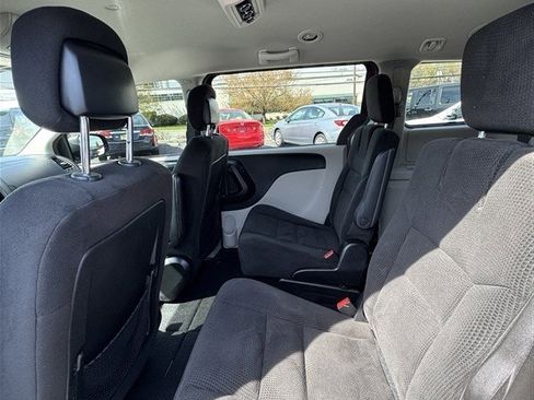 Used 2016 Dodge Grand Caravan SE w/ Quick Order Package 29E SE image 11