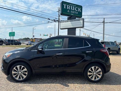 Used 2017 Buick Encore Preferred FWD image 2