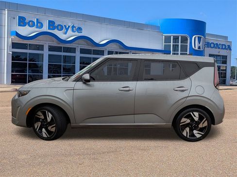 Used 2023 Kia Soul GT-Line image 2