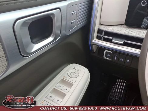 Used 2025 Hyundai Santa Fe Calligraphy AWD/4WD image 26