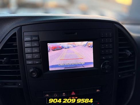 Used 2018 Mercedes-Benz Metris Passenger image 17