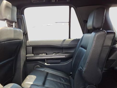 Used 2020 Ford Expedition XLT w/ Equipment Group 202A AWD/4WD image 10