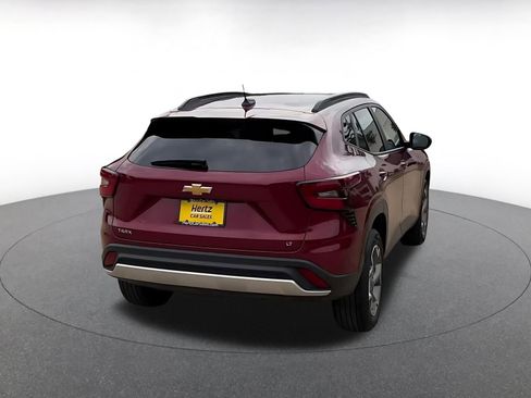 Used 2025 Chevrolet Trax LT image 15