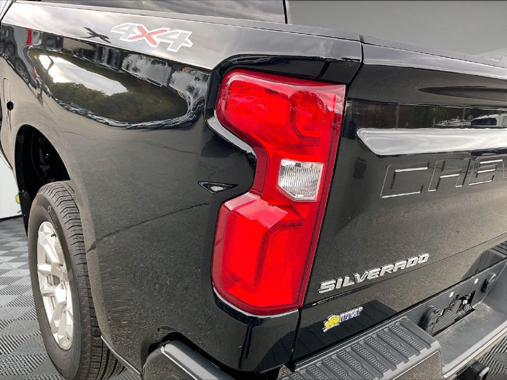 Used 2026 Chevrolet Silverado 1500 RST AWD/4WD image 31