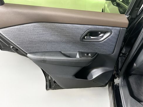 Used 2023 Nissan Rogue SV FWD image 25