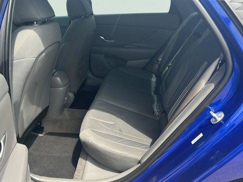 Used 2025 Hyundai Elantra SEL FWD image 16