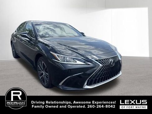 Used 2025 Lexus ES 350 w/ Premium Package FWD image 3