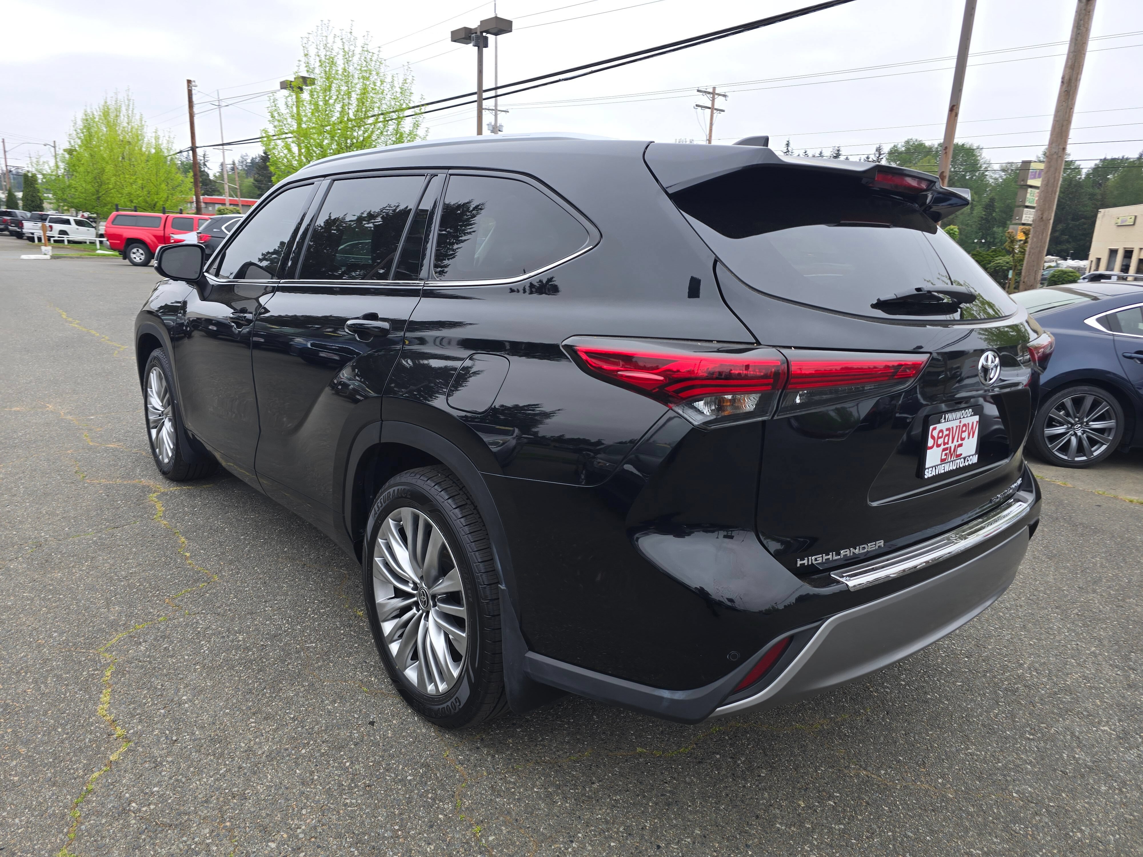 Used 2023 Toyota Highlander Platinum AWD/4WD image 5