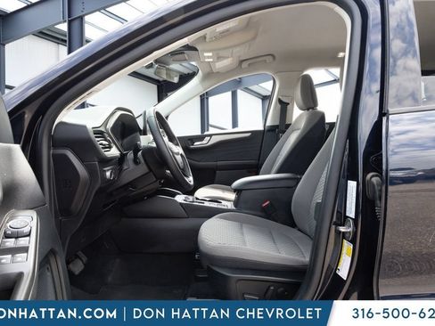 Used 2021 Ford Escape SE w/ SE Sport Appearance Package FWD image 3