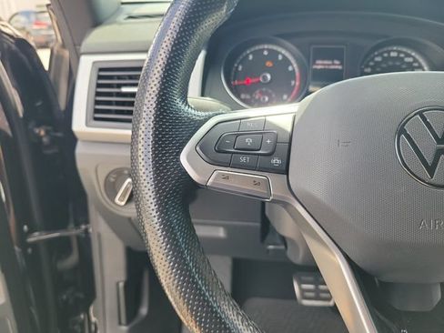 Used 2021 Volkswagen Atlas Cross Sport SE w/ Panoramic Sunroof Package FWD image 26