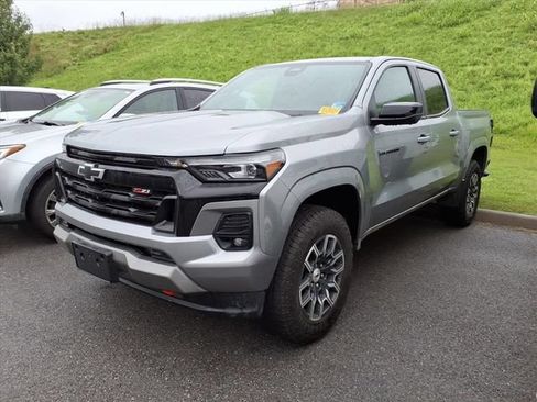 Used 2024 Chevrolet Colorado Z71 w/ Z71 Convenience Package 2 AWD/4WD image 10