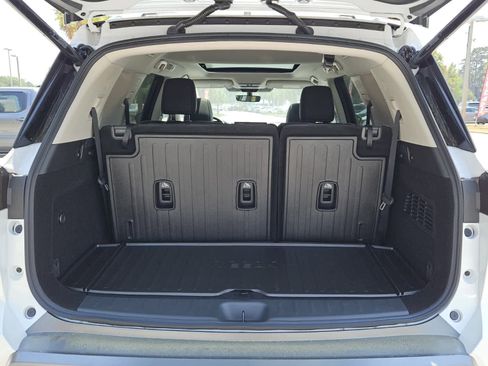 New 2026 Nissan Pathfinder Platinum FWD image 6