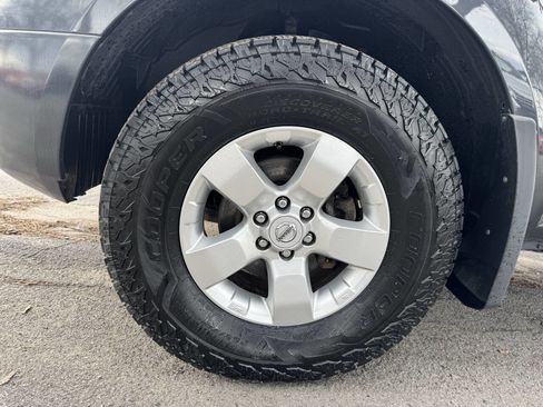 Used 2012 Nissan Frontier SV w/ SV Premium Utility Pkg image 10