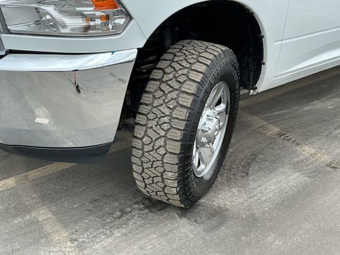 Used 2018 RAM 2500 Tradesman w/ Chrome Appearance Group AWD/4WD image 33