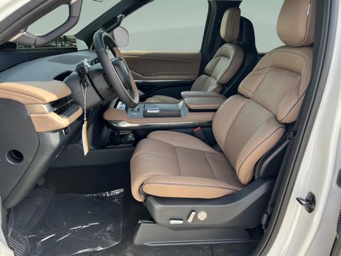 New 2026 Lincoln Navigator L Black Label AWD/4WD image 18