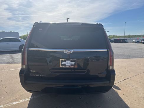 Used 2019 Cadillac Escalade Premium Luxury AWD/4WD image 4