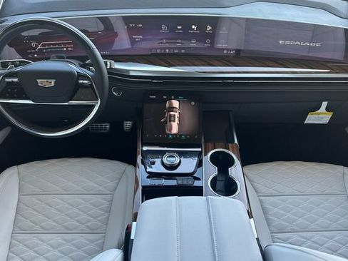 New 2026 Cadillac Escalade ESV Platinum Sport w/ LPO, ONYX Package AWD/4WD image 13