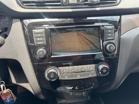 Used 2022 Nissan Rogue Sport S FWD image 12