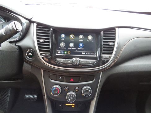 Used 2018 Chevrolet Trax LT w/ LT Convenience Package image 20