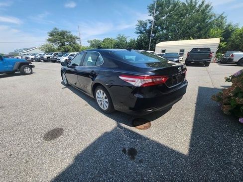 Used 2020 Toyota Camry LE w/ Convenience Package FWD image 5