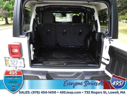 Used 2024 Jeep Wrangler Sahara w/ Technology Group image 13