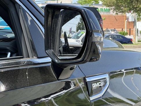 Used 2022 GMC Yukon Denali image 6