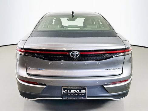 Used 2025 Toyota Crown Platinum image 6