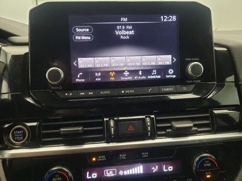 Used 2022 Nissan Pathfinder S FWD image 25