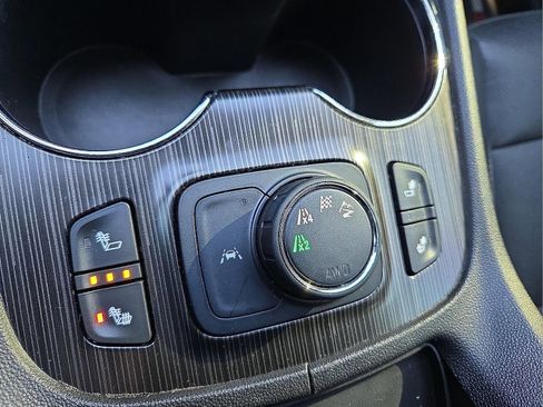 Used 2021 GMC Acadia SLT w/ LPO, Floor Liner Package image 19