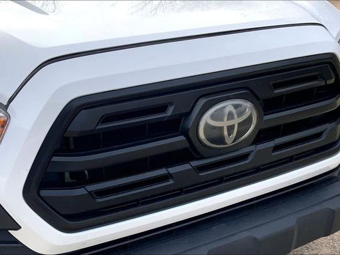 Used 2019 Toyota Tacoma SR image 22