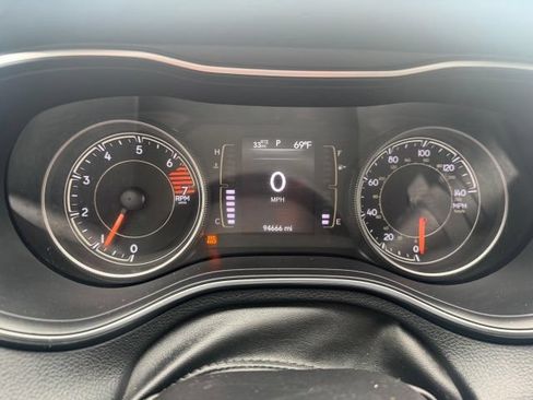 Used 2019 Jeep Cherokee Latitude w/ Popular Appearance Group AWD/4WD image 15