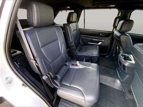 Used 2023 Toyota Sequoia Platinum AWD/4WD image 20