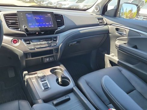 Certified 2023 Honda Ridgeline RTL image 11
