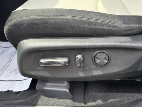 Certified 2025 Honda CR-V EX image 16