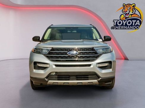 Used 2020 Ford Explorer XLT w/ Equipment Group 202A RWD image 2