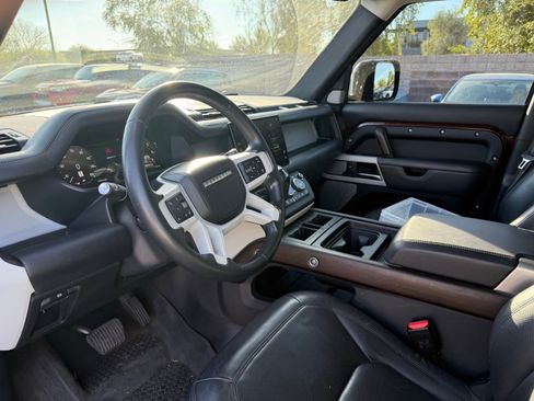 Used 2023 Land Rover Defender 130 First Edition image 15