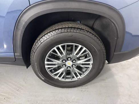 Used 2024 Chevrolet Traverse LT w/ LPO, Floor Liner Package FWD image 5