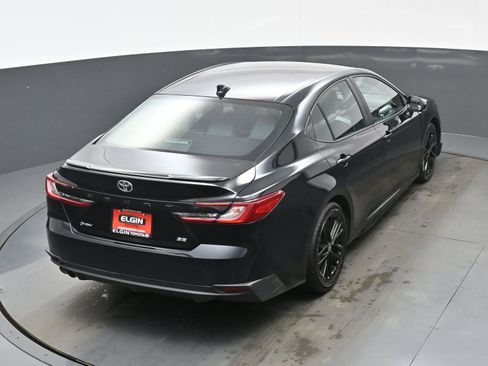 Used 2025 Toyota Camry SE image 38