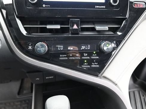Used 2022 Toyota Camry LE FWD image 11