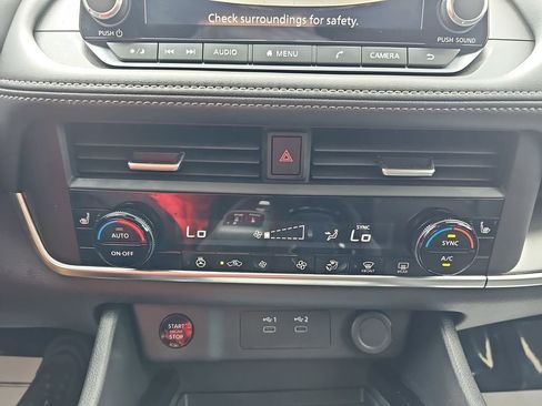 Used 2025 Nissan Rogue SV w/ SV Premium Package FWD image 29