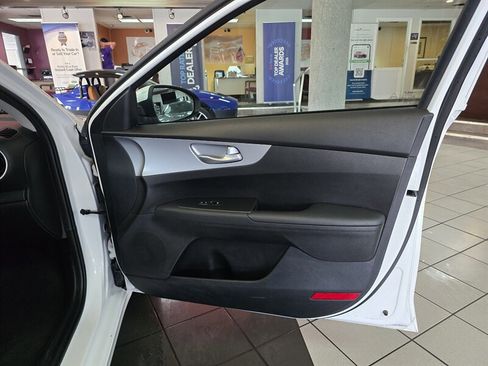 Used 2023 Kia Forte LXS w/ LXS Technology Package FWD image 12
