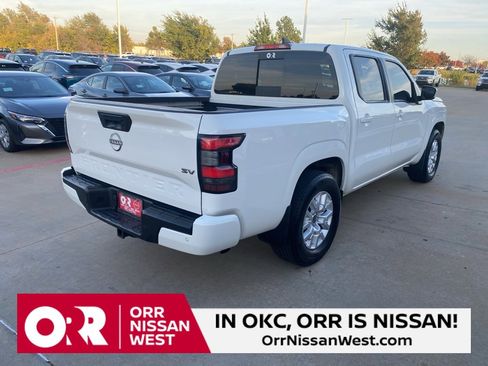 Used 2024 Nissan Frontier SV w/ SV Convenience Package image 5