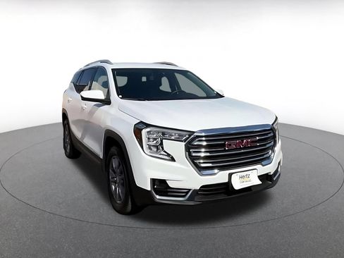 Used 2024 GMC Terrain SLT AWD/4WD image 3