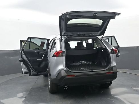 Used 2025 Toyota RAV4 XLE image 34