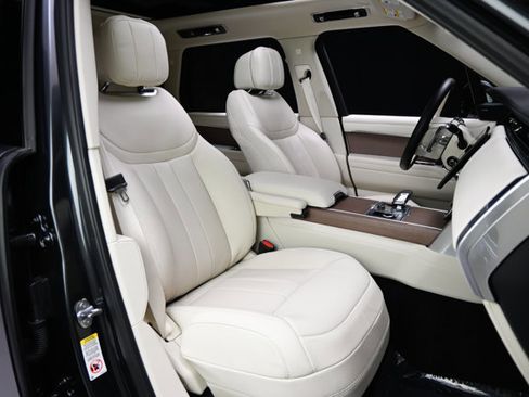 Used 2023 Land Rover Range Rover SE image 59
