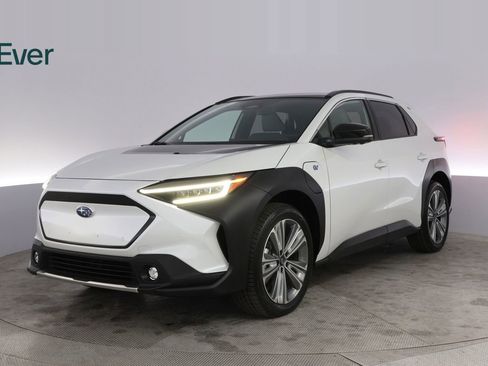 Used 2024 Subaru Solterra Touring image 2