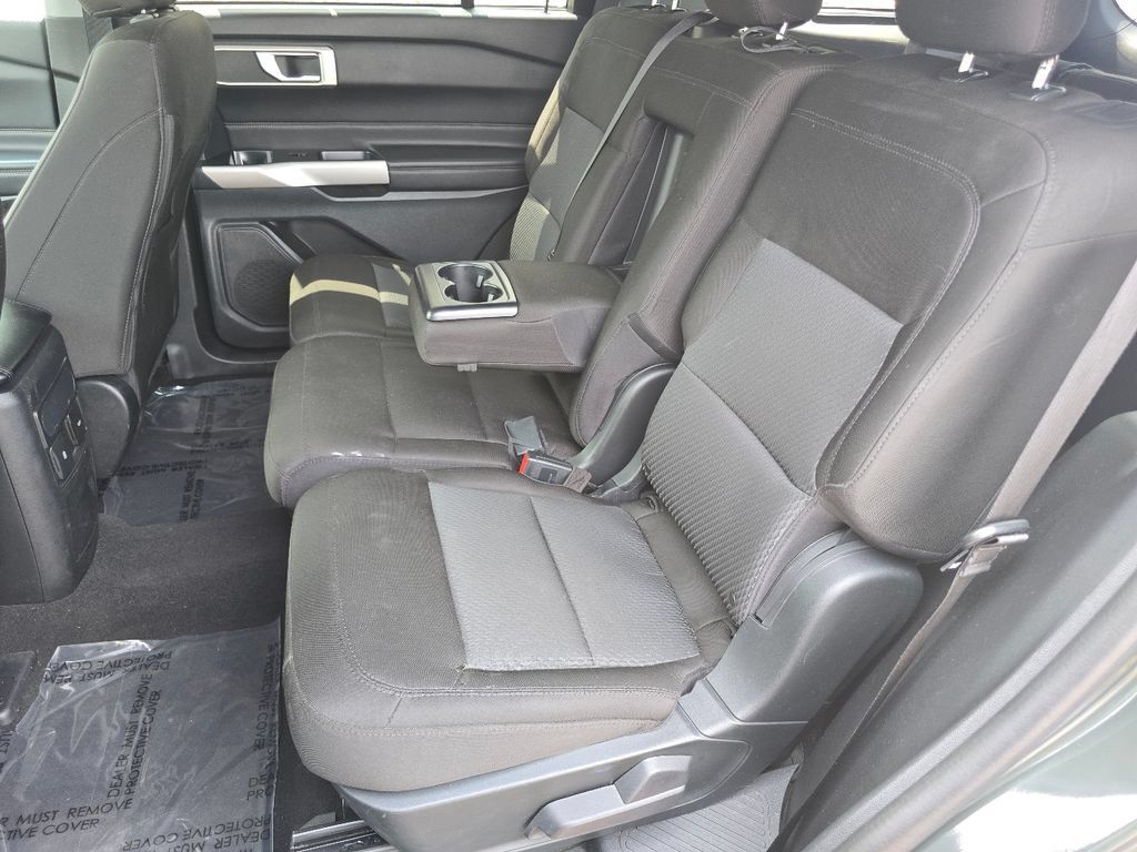 Used 2023 Ford Explorer XLT AWD/4WD image 31
