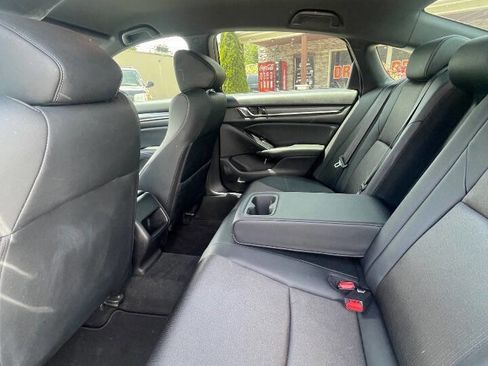 Used 2018 Honda Accord Sport image 16