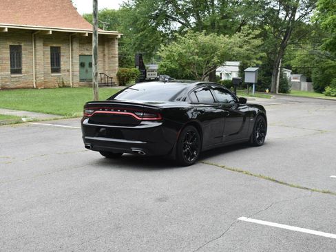 Used 2018 Dodge Charger R/T w/ Premium Group RWD image 7