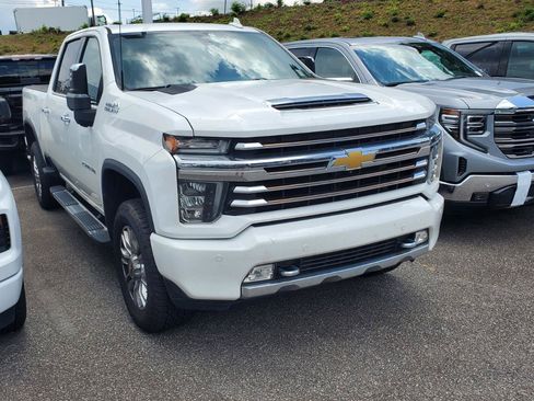 Used 2022 Chevrolet Silverado 2500 High Country w/ Z71 Off-Road Package AWD/4WD image 2